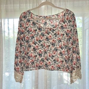 Hollister Floral Bell Sleeved Crop Top | M